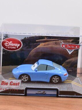 SALLY CARRERA - Disney Pixar Cars - Porsche 911 Disney Store - 1:43 Diecast
